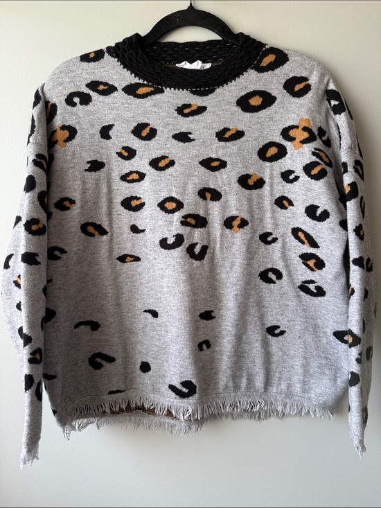 THML Sweaters - THML Gray Leopard-Print Crewneck Sweater fringe crochet fall small